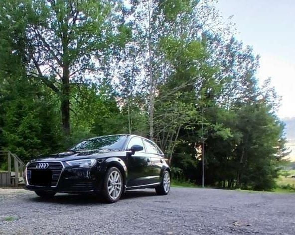 Svart Begagnad 2017 Audi A3 Sportback Comfort Halvkombi | 120 000 kr (Marknadspris) - Bild 1/4