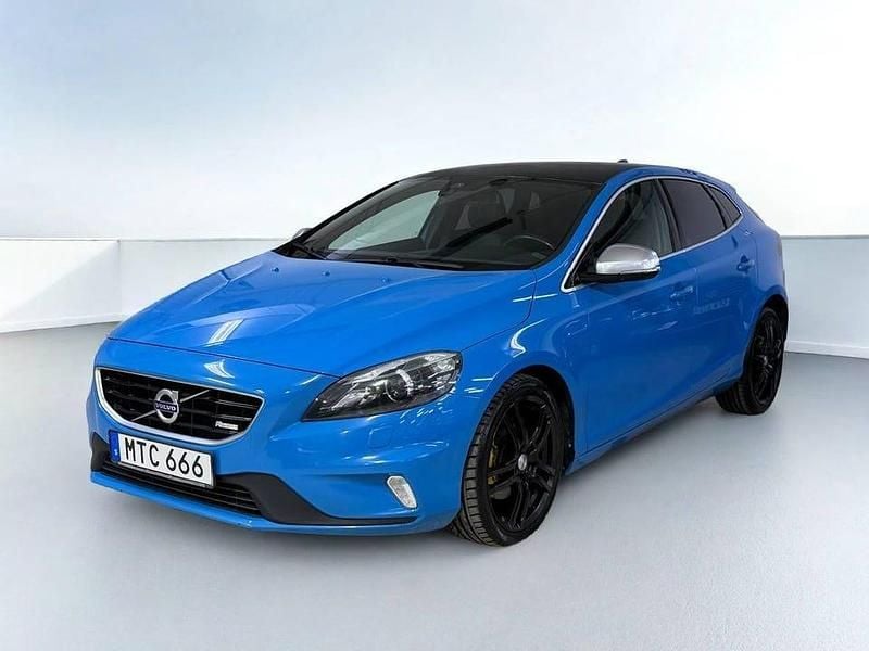 Blå Begagnad 2013 Volvo V40 R-Design Halvkombi | 119 900 kr (Bra pris) - Bild 1/4
