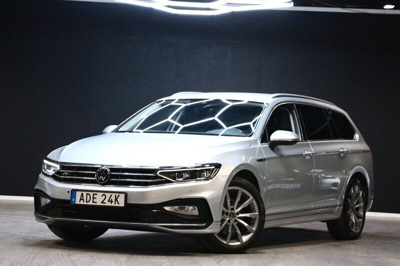 Silver Begagnad 2022 VW Passat GT Kombi | 319 900 kr (Marknadspris) - Bild 1/4