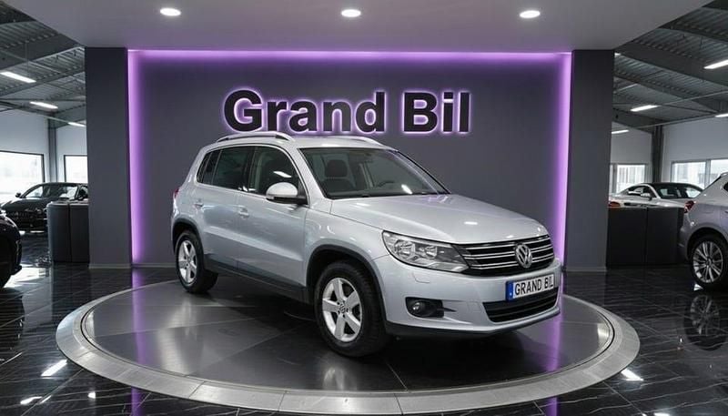 Begagnad VW Tiguan Sportline 141 HK (103 kW) 2010 Silver SUV