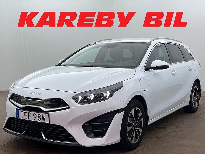 Vit Begagnad 2023 Kia Ceed Sportswagon Advance Kombi | 198 900 kr (Bra pris) - Bild 1/3