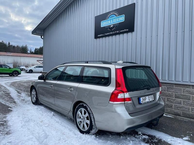 Begagnad Volvo V70 116 HK (85 kW) 2014 Seashellbeigemetallic Kombi
