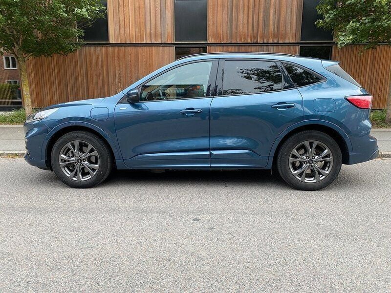 Blå Begagnad 2020 Ford Kuga ST-Line SUV | 238 500 kr (Marknadspris) - Bild 1/4
