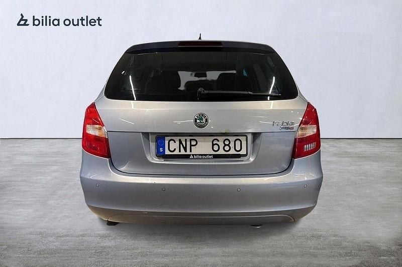 Begagnad Skoda Fabia 105 HK (77 kW) 2010 Ljusblå Halvkombi