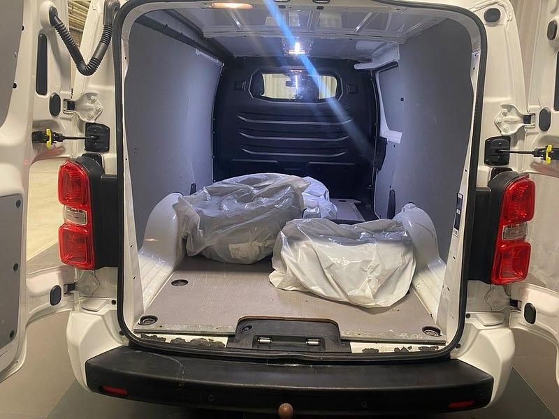 Begagnad Citroën e-Jumpy 100 kW (136 HK) 2021 Vit Minibuss