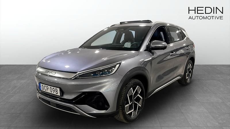 Grå Begagnad 2023 BYD Atto 3 Comfort SUV | 299 900 kr (Marknadspris) - Bild 1/4