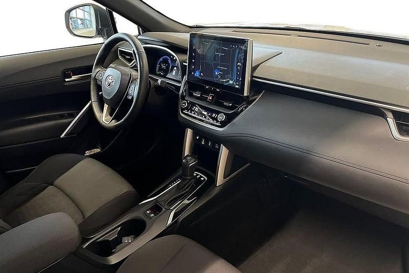 Begagnad Toyota Corolla Cross Active 152 HK (111 kW) 2022 Vit SUV
