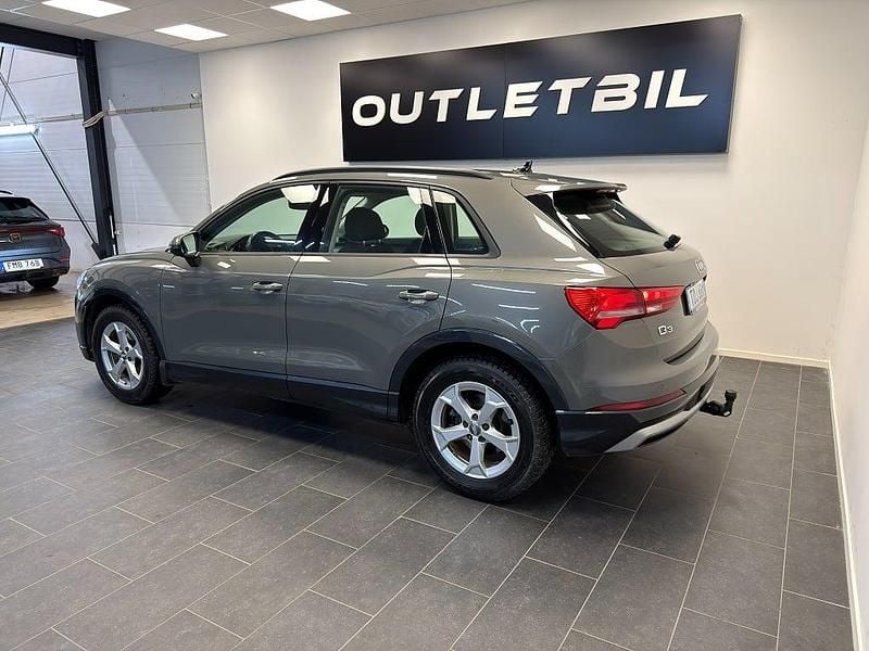 Begagnad Audi Q3 Advanced 150 HK (110 kW) 2019 Chronos gray metallic SUV