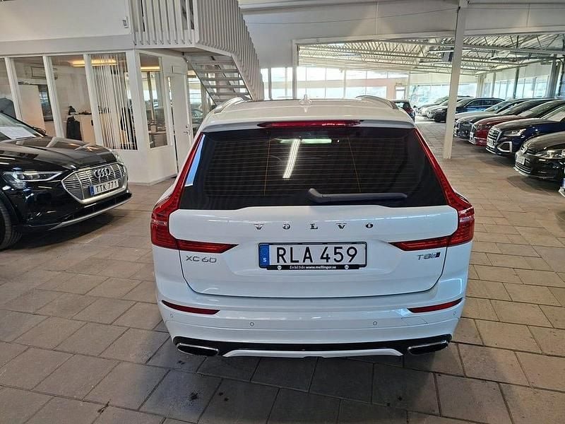 Begagnad Volvo XC60 R-Design 408 HK (300 kW) 2018 Crystal vit metallic SUV