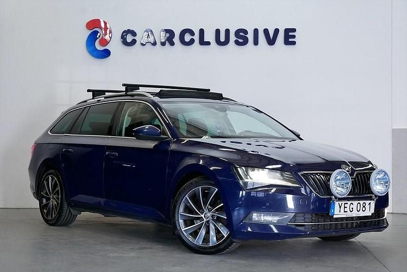 Blå Begagnad 2017 Skoda Superb Kombi | 124 900 kr (Superpris) - Bild 1/4