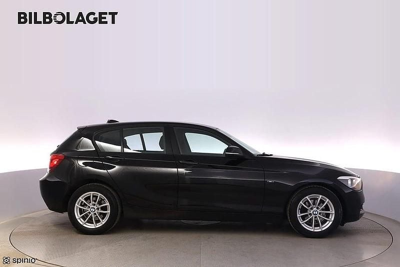 Begagnad BMW 118 143 HK (105 kW) 2013 Svart Halvkombi