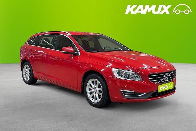 Röd Begagnad 2016 Volvo V60 Momentum Kombi | 143 800 kr (Marknadspris) - Bild 1/4