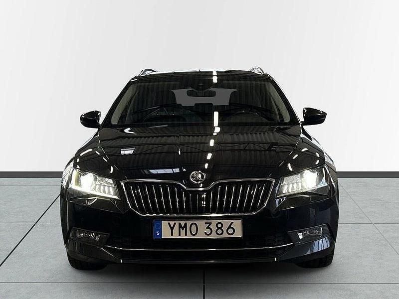 Begagnad Skoda Superb LAURIN & KLEMENT 190 HK (139 kW) 2017 Svart Kombi