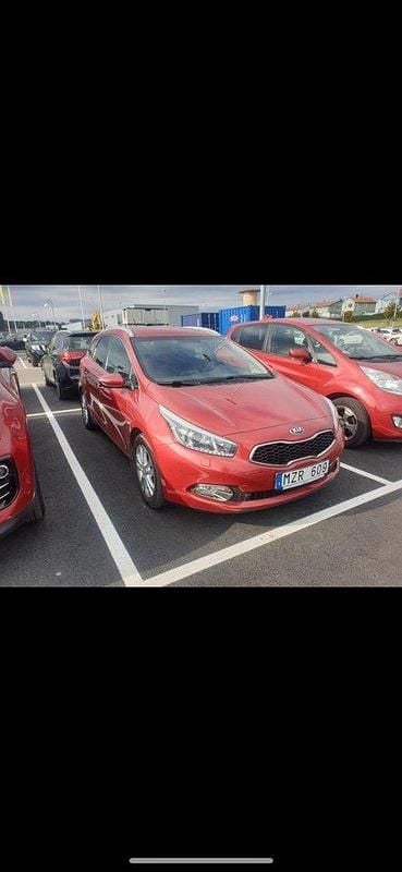 Röd Begagnad 2013 Kia Ceed Sportswagon Comfort Kombi | 65 000 kr (Bra pris) - Bild 1/4