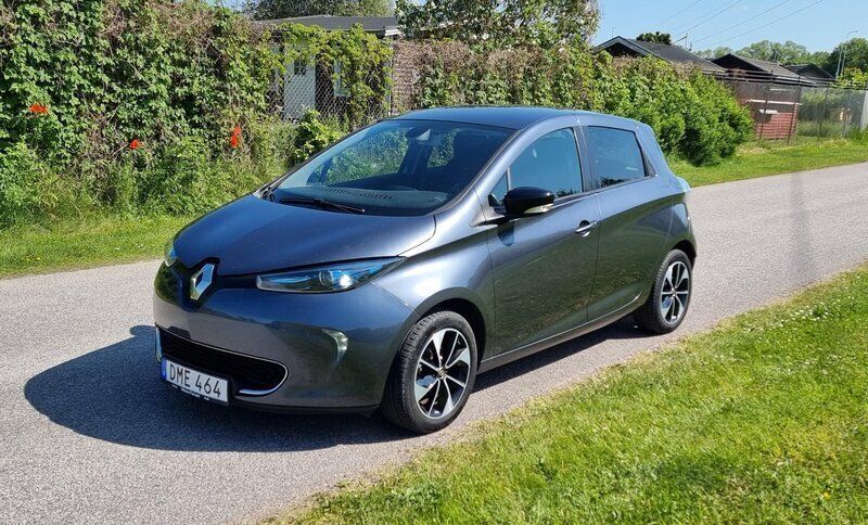 Grå Begagnad 2017 Renault Zoe Intens Halvkombi | 105 000 kr (Marknadspris) - Bild 1/4
