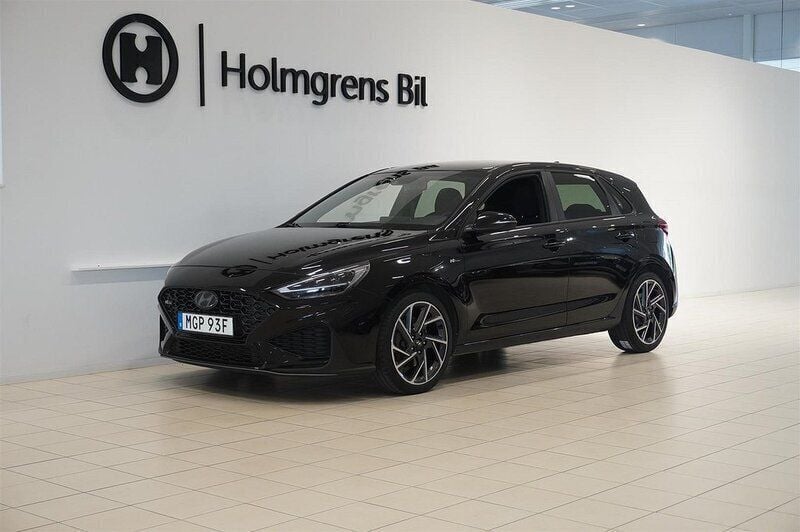 Svart Begagnad 2020 Hyundai i30 N Line Halvkombi | 194 900 kr (Marknadspris) - Bild 1/4