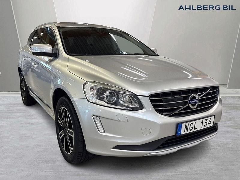 Silver Begagnad 2016 Volvo XC60 Standard SUV | 169 500 kr (Dyr) - Bild 1/3