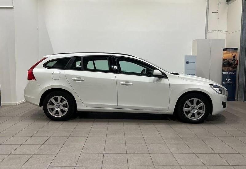 Begagnad Volvo V60 116 HK (85 kW) 2013 Vit Kombi