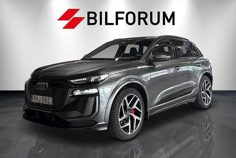 Begagnad Audi Q6 e-tron S-Line 284 kW (387 HK) 2024 Grå SUV