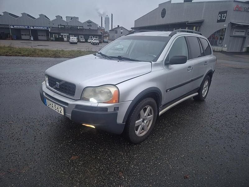 Blå Begagnad 2003 Volvo XC90 Standard SUV | 15 000 kr (Bra pris) - Bild 1/4