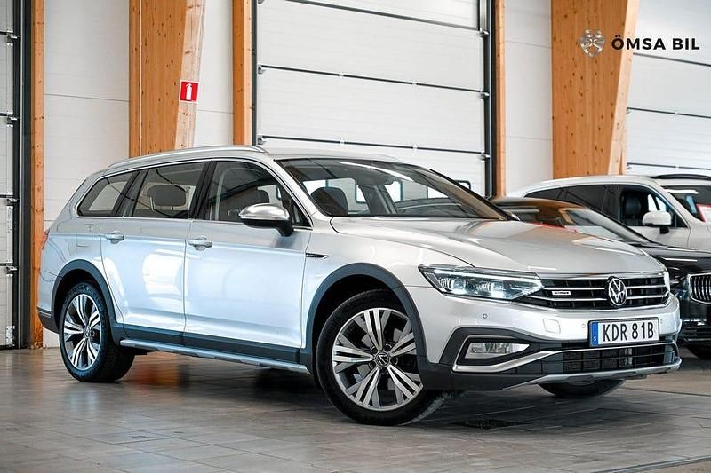 Begagnad VW Passat Alltrack Executive 200 HK (147 kW) 2020 Silver Kombi