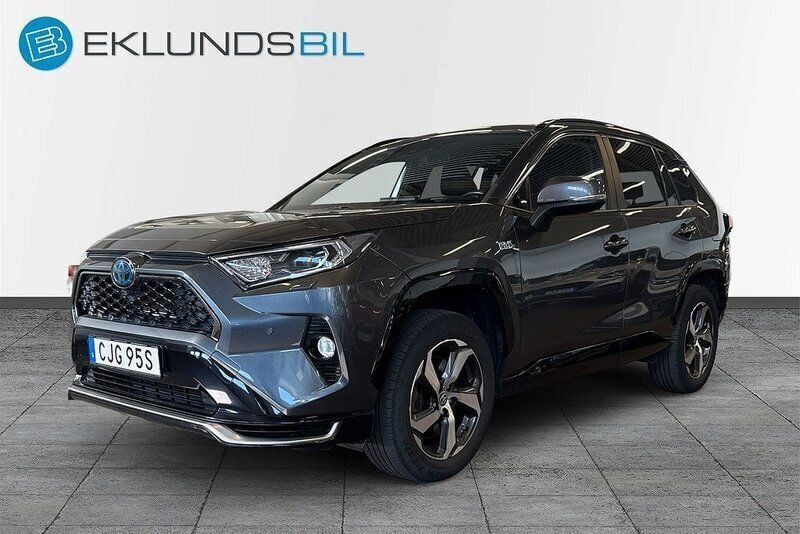 Mörkgrå Begagnad 2020 Toyota RAV4 Hybrid SUV | 349 900 kr (Marknadspris) - Bild 1/4