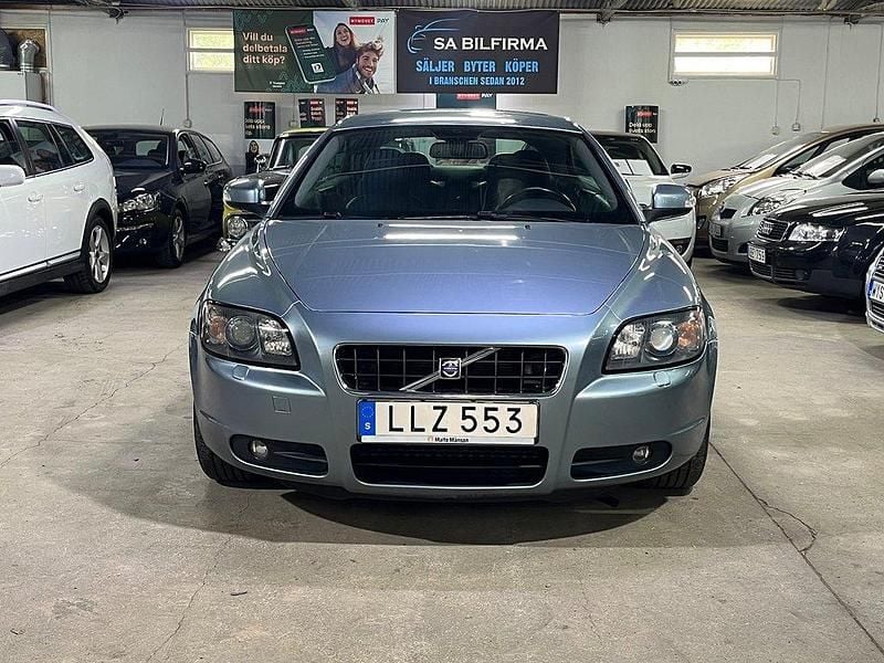 Ljusblå (blå) Begagnad 2007 Volvo C70 Summum Cab | 139 900 kr (Marknadspris) - Bild 1/4