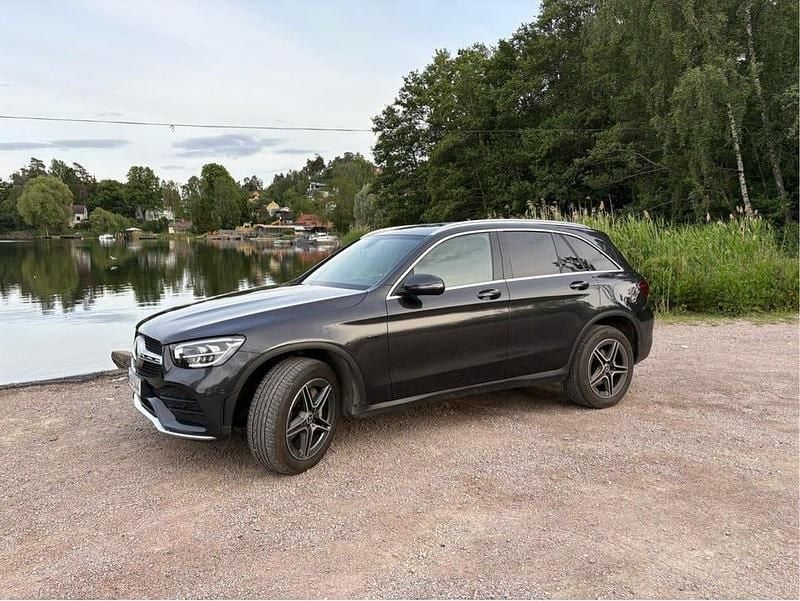 Begagnad Mercedes GLC300 AMG line 306 HK (225 kW) 2021 SUV