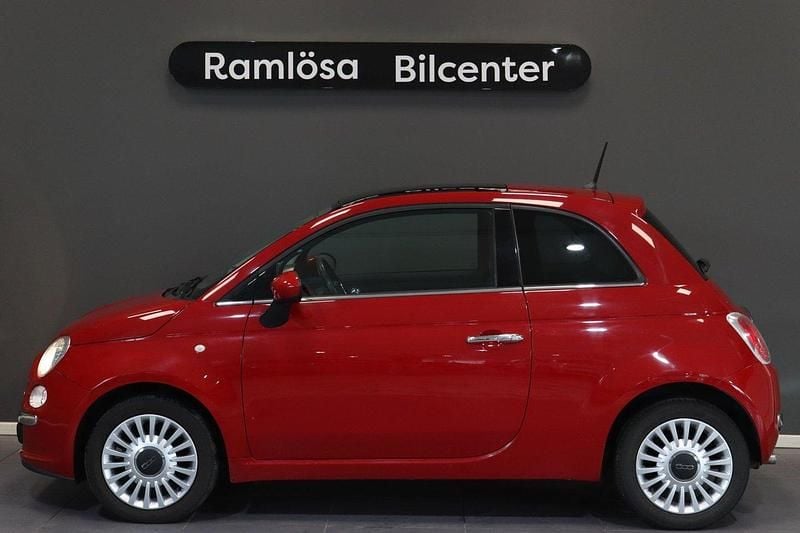 Röd Begagnad 2014 Fiat 500 Lounge Halvkombi | 64 900 kr (Marknadspris) - Bild 1/4