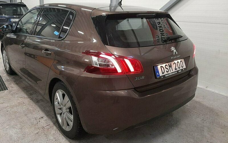 Begagnad Peugeot 308 Active 131 HK (96 kW) 2014 Brun Halvkombi