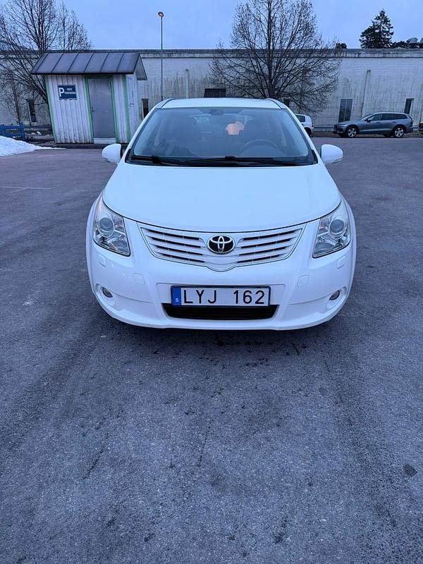 Begagnad Toyota Avensis Multidrive S 147 HK (108 kW) 2011 Kombi