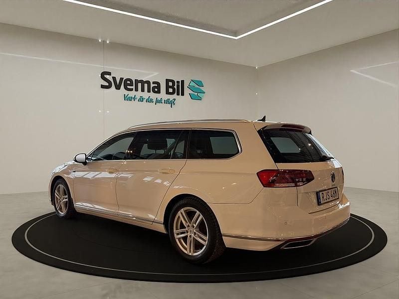 Begagnad VW Passat Sportline 218 HK (160 kW) 2020 Pure white Kombi