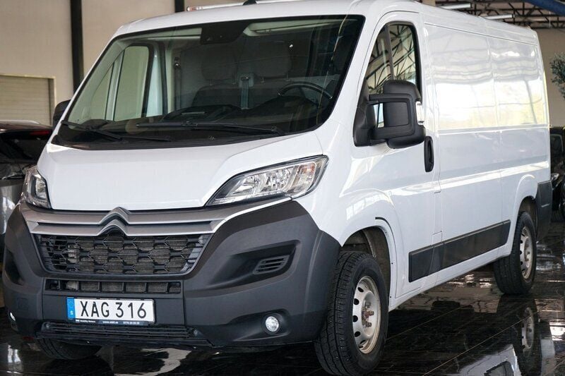 Vit Begagnad 2023 Citroën Jumper Minibuss | 249 500 kr (Bra pris) - Bild 1/4