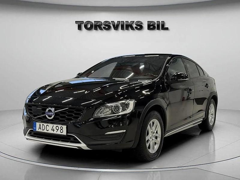 Begagnad Volvo S60 CC Momentum 190 HK (139 kW) 2018 Svart Sedan