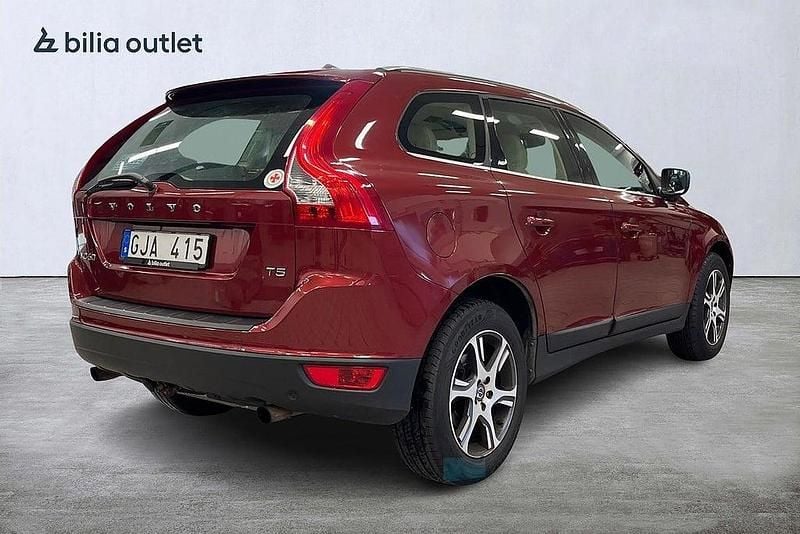 Begagnad Volvo XC60 2013 Röd SUV