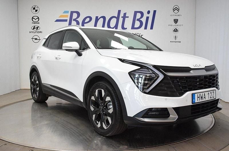 Vit Begagnad 2023 Kia Sportage 3 SUV | 349 800 kr (Superpris) - Bild 1/3