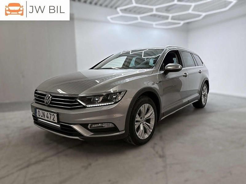 Silver Begagnad 2016 VW Passat Alltrack Kombi | 169 800 kr (Marknadspris) - Bild 1/4