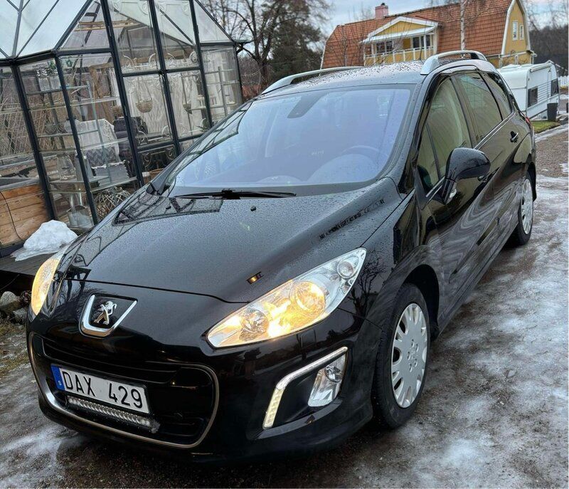 Svart Begagnad 2012 Peugeot 308 Kombi | 48 000 kr (Bra pris) - Bild 1/3