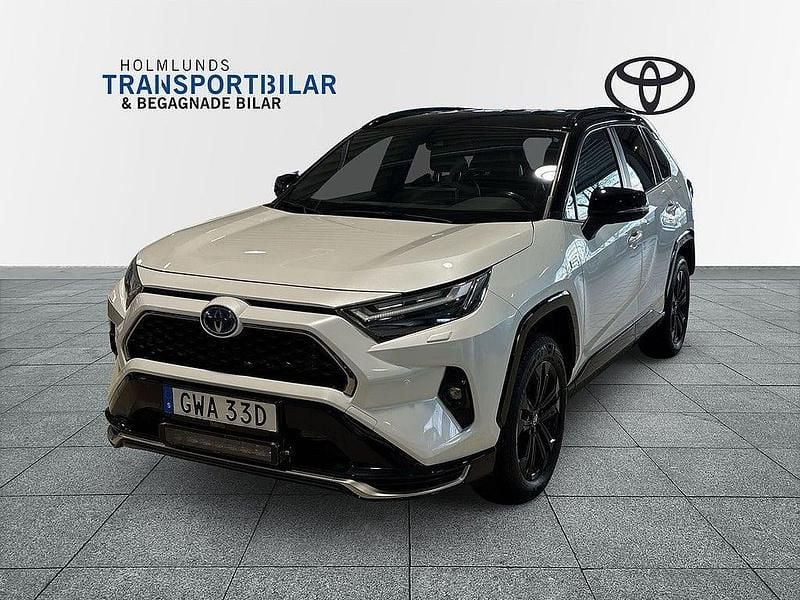 Vit Begagnad 2023 Toyota RAV4 Hybrid Style SUV | 409 900 kr (Lite dyr) - Bild 1/3