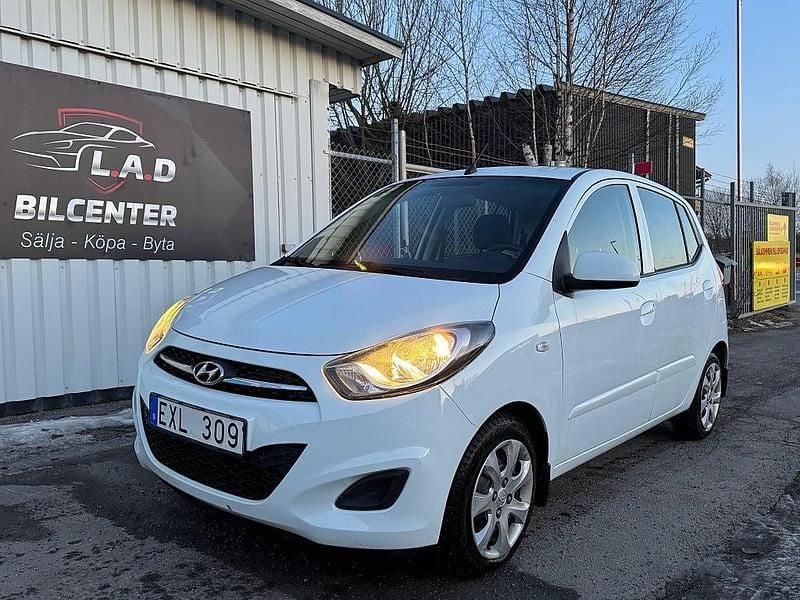 Begagnad Hyundai i10 Premium 69 HK (50 kW) 2012 Vit Halvkombi