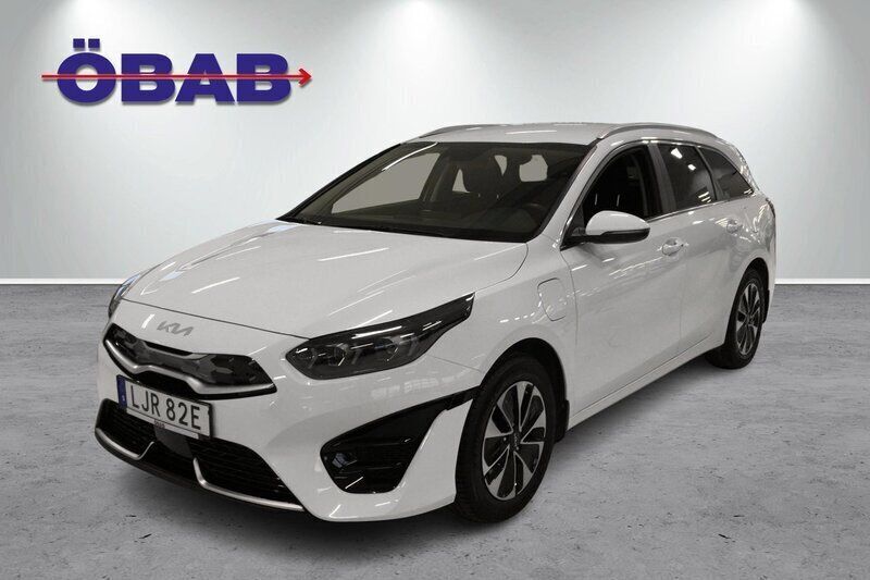 Vit Begagnad 2021 Kia Ceed Sportswagon Advance Kombi | 238 900 kr (Marknadspris) - Bild 1/4