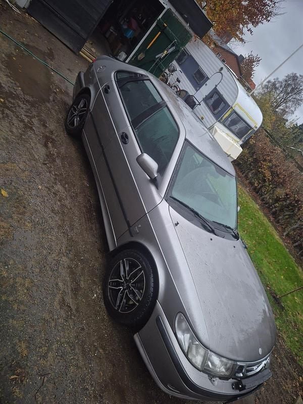 Begagnad 2002 Saab 9-3 Halvkombi | 19 000 kr (Marknadspris) - Bild 1/4