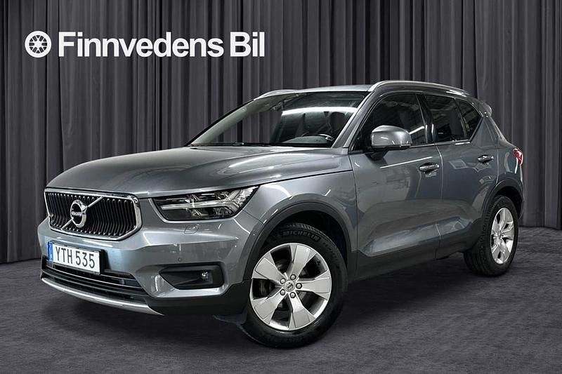 Grå Begagnad 2018 Volvo XC40 Momentum SUV | 269 000 kr (Marknadspris) - Bild 1/4