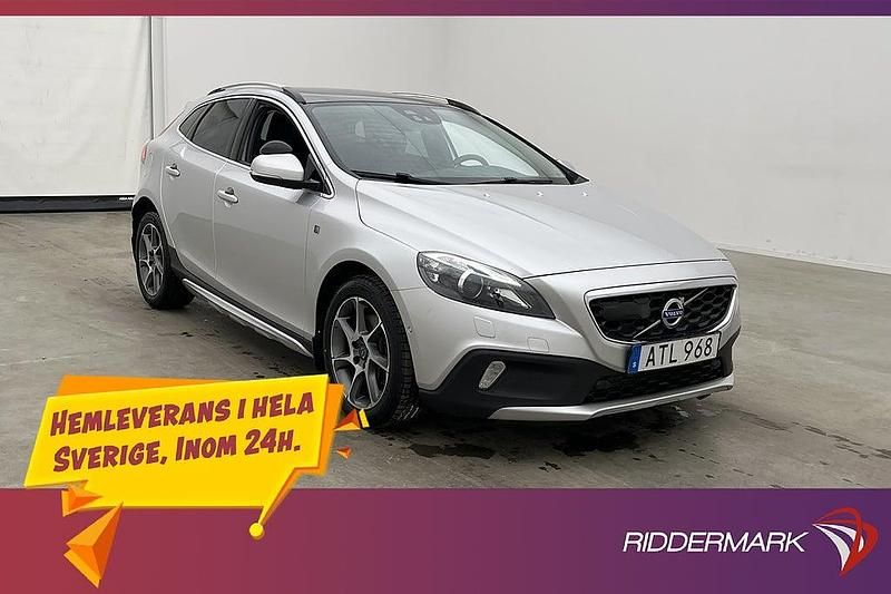 Begagnad Volvo V40 Ocean Race 190 HK (139 kW) 2015 Silver Halvkombi