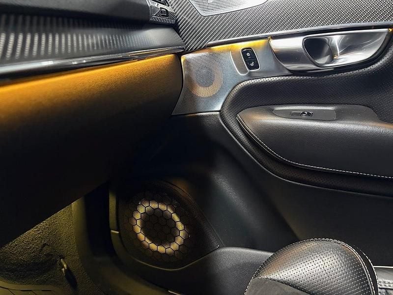 Begagnad Volvo XC90 R-Design 235 HK (172 kW) 2017 Bursting blue metallic SUV