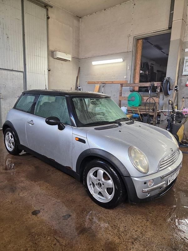 Begagnad Mini Cooper 116 HK (85 kW) 2004 Halvkombi