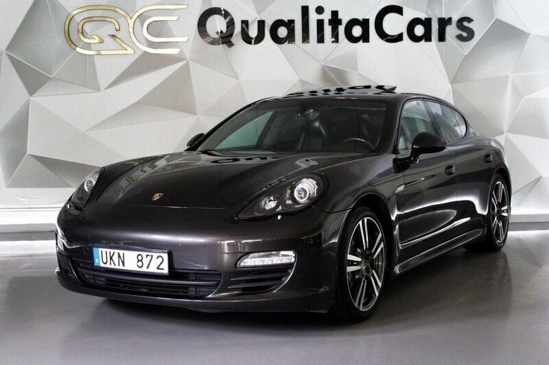 Mörkgrå (grå) Begagnad 2012 Porsche Panamera Sedan | 289 900 kr - Bild 1/4