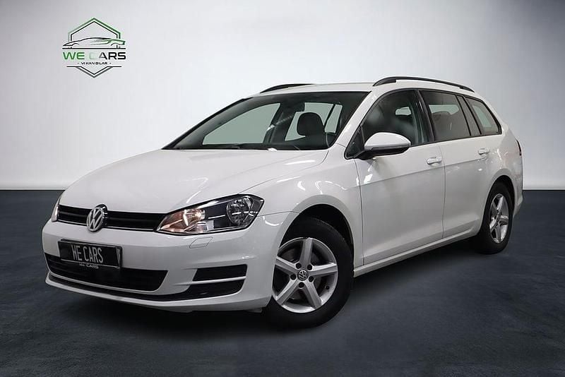 Vit Begagnad 2017 VW Golf VII Kombi | 139 900 kr (Marknadspris) - Bild 1/4
