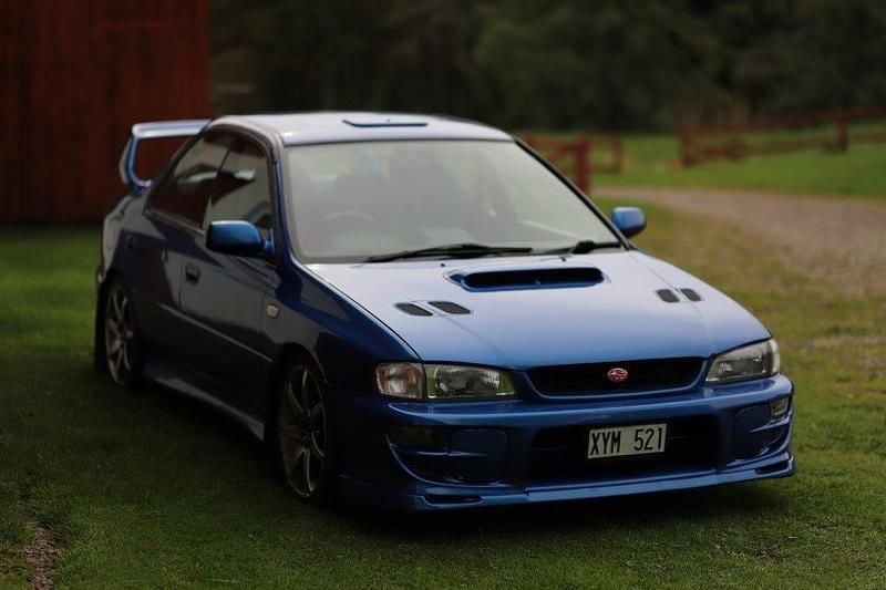 Blå Begagnad 2000 Subaru Impreza Sedan | 219 000 kr - Bild 1/4
