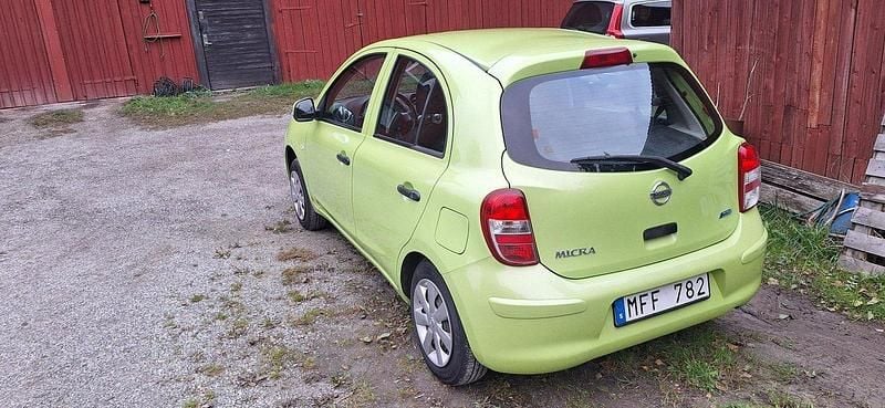 Grön Begagnad 2012 Nissan Micra Halvkombi | 33 000 kr (Marknadspris) - Bild 1/4